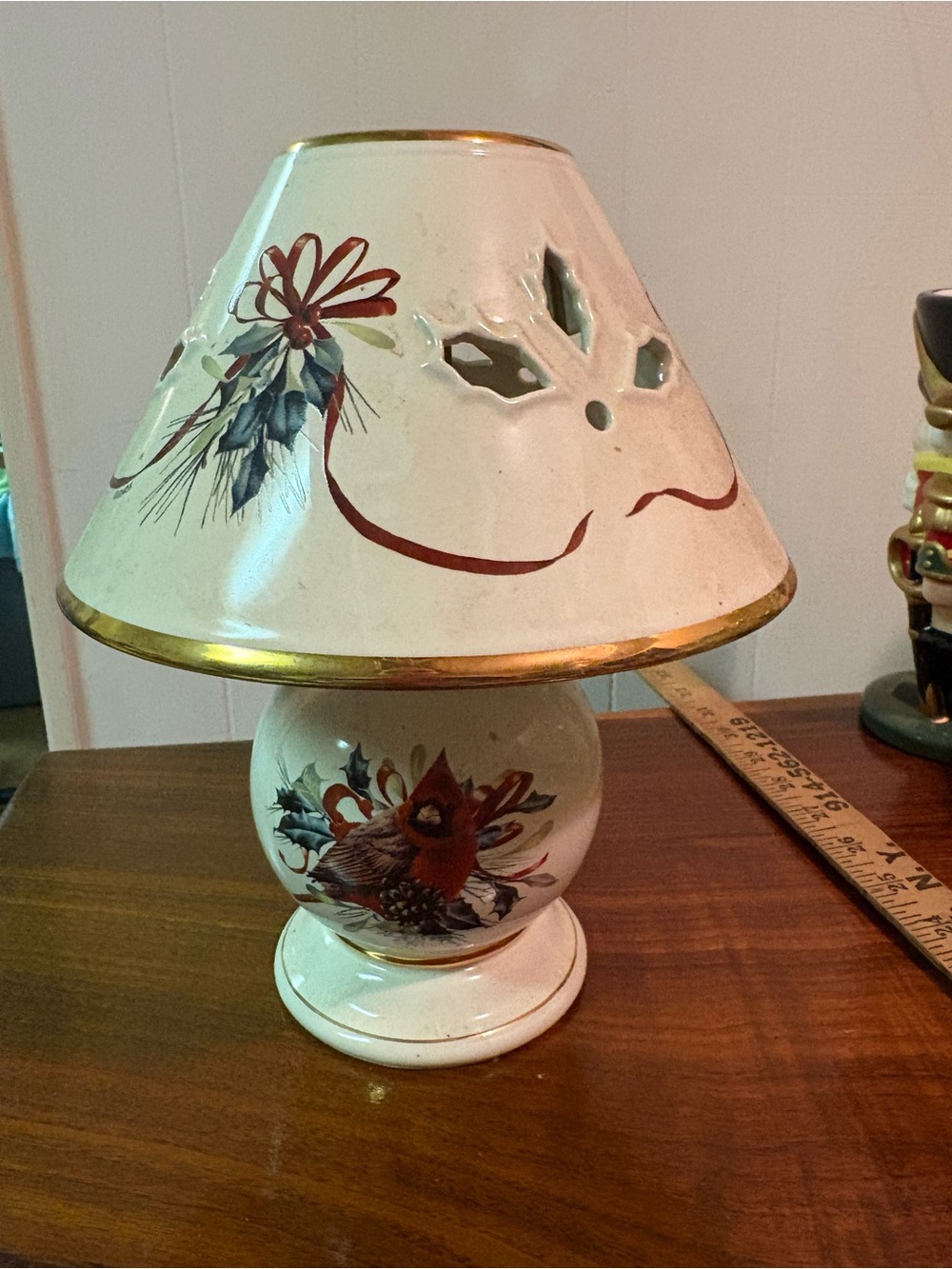 Lenox White and Gold Ceramic Cardinal Table Lamp